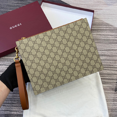 구찌 GG 엠블럼 클러치백 821157