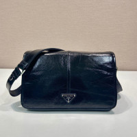 프라다 가죽 숄더백 2VD073