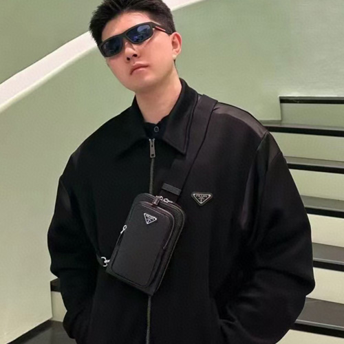 프라다 남성용 힙색 2VH195