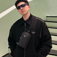 프라다 남성용 힙색 2VH195