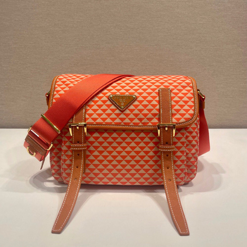 프라다 삼각로고 크로스백 1BD383-3