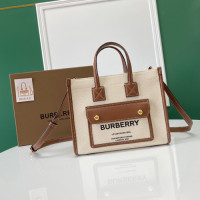 버버리 미니 프레야 토트 80696611 브라운