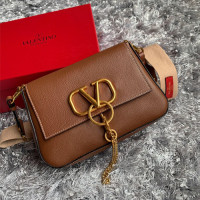 발렌티노 스몰  스탐파  VRING 크로스 바디 백TW2B0G10 브라운