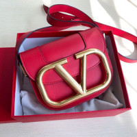 발렌티노 스몰  SUPERVEE 크로스 바디백 TW0B0G45 레드