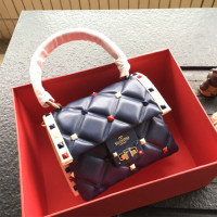 발렌티노 미니  나파 가죽 캔디스터드 탑 핸들 백 RW2B0D01 네이비