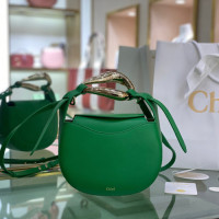 끌로에 KISS 스몰 백 21S350 카프스킨 그린