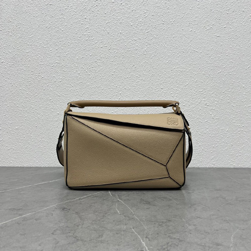 로에베 퍼즐백 미듐 11023-6