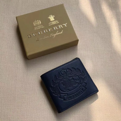버버리 엠보싱 크레스트 가죽 바이폴드 지갑 40778291 네이비