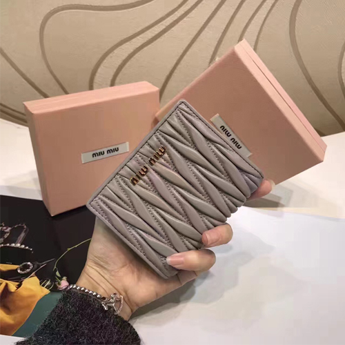 미우미우 17S/S 신상 반지갑 5ML204 그레이