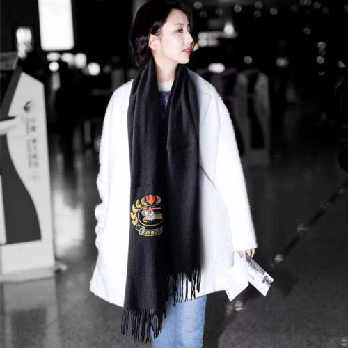 버버리 신상 스카프 BB3636