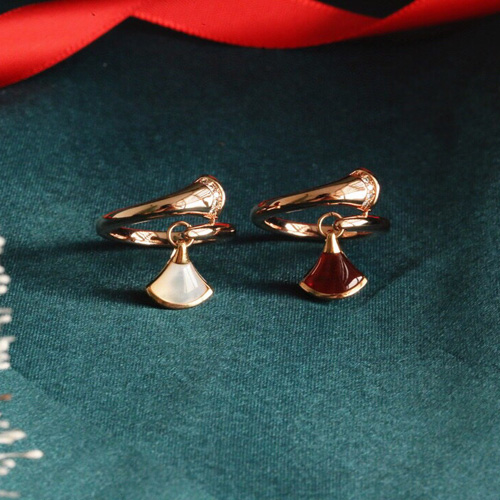 불가리 V골드 디바스 반지   B70605